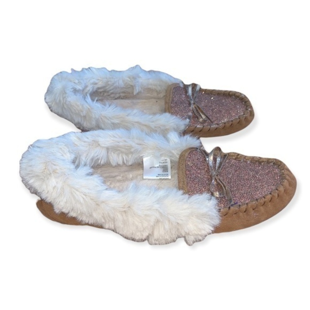 Far Away From Close moccasin slippers Tan/White, size 10